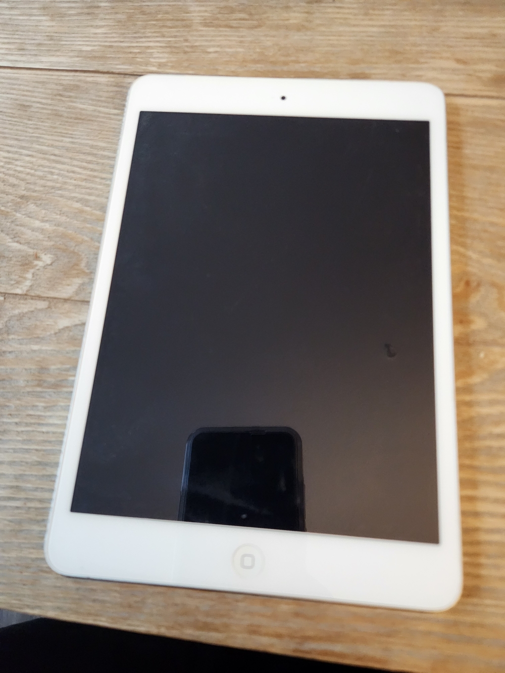 Apple iPad Mini - White Front Tablet Second Generation/No Charger Usb-c